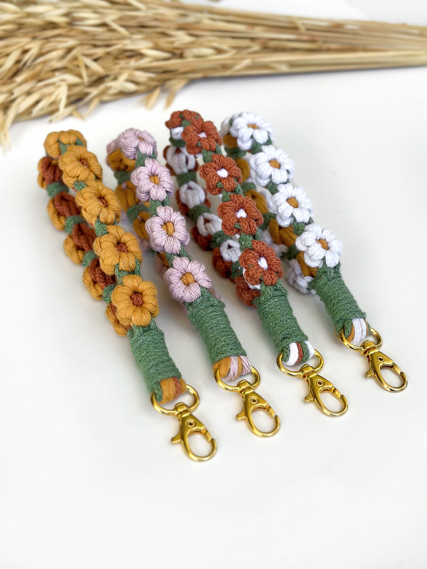 Macramé wreath wristlets
